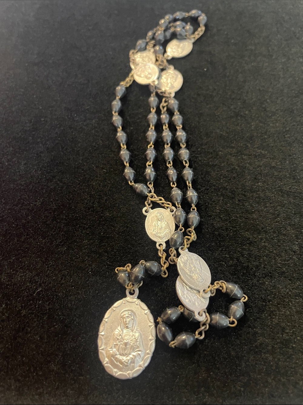 Gorgeous Charcoal religious rosary, beautiful condition!